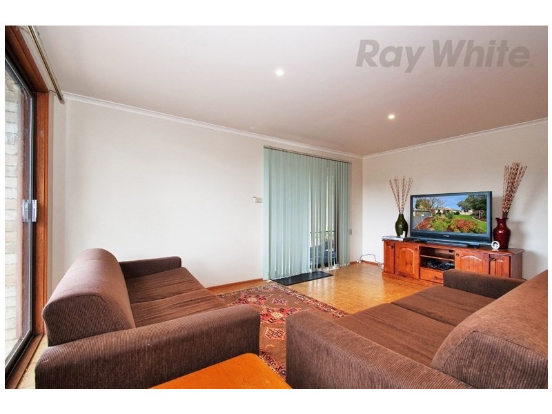 4 MIRNONG Court, Croydon North VIC 3136