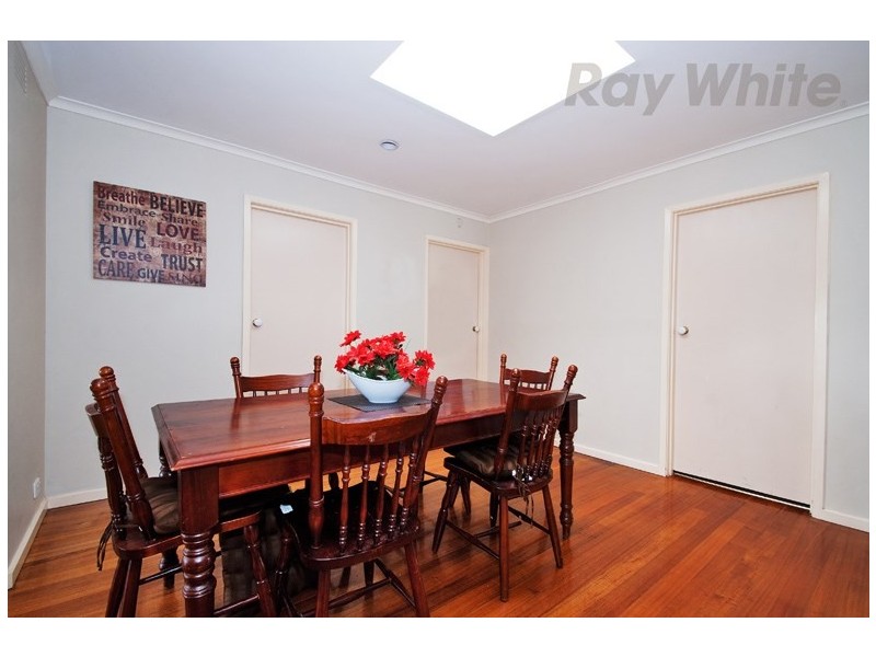 4 MIRNONG Court, Croydon North VIC 3136
