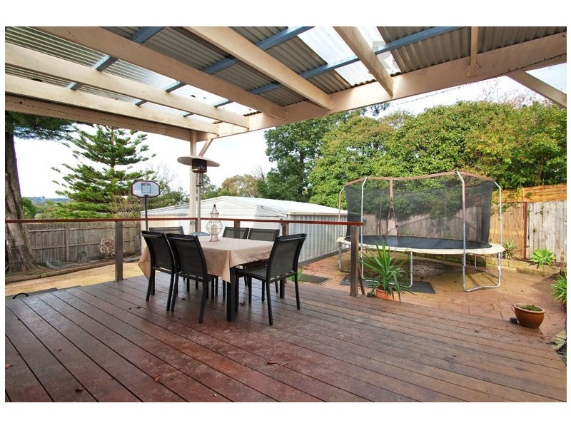 4 MIRNONG Court, Croydon North VIC 3136