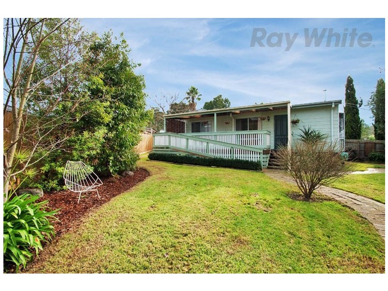 4 MIRNONG Court, Croydon North VIC 3136