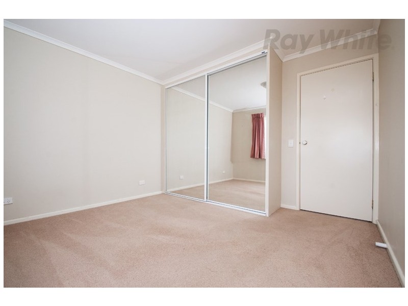 4 MIRNONG Court, Croydon North VIC 3136