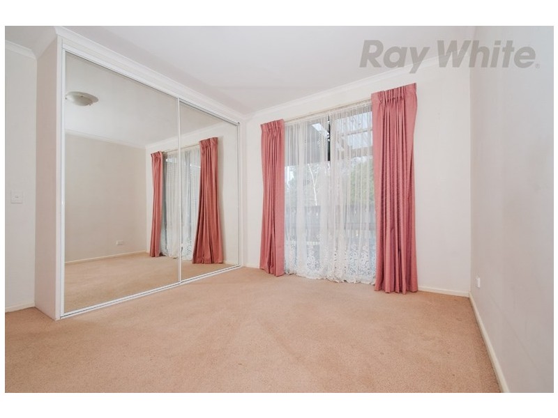4 MIRNONG Court, Croydon North VIC 3136