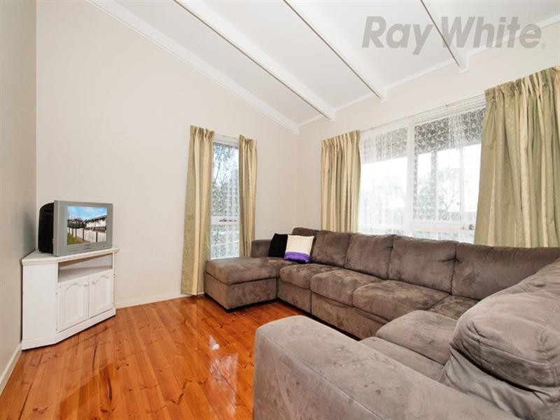4 CAROLE Avenue, Chirnside Park VIC 3116