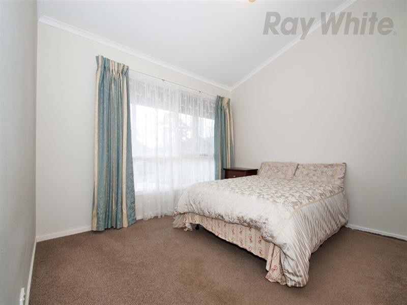 4 CAROLE Avenue, Chirnside Park VIC 3116