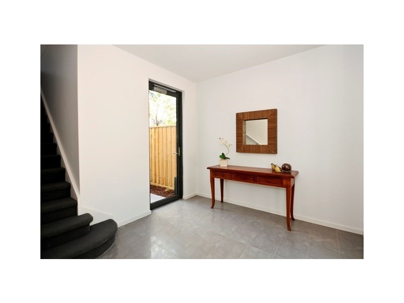 3/6 Norton Road, Croydon VIC 3136