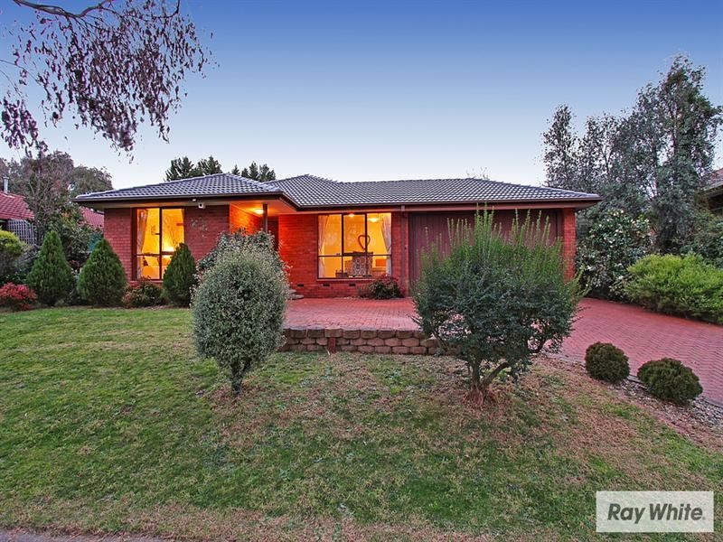 14 TARA Close, Croydon VIC 3136