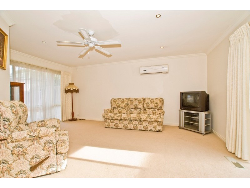 1 SELLICK Drive, Croydon VIC 3136