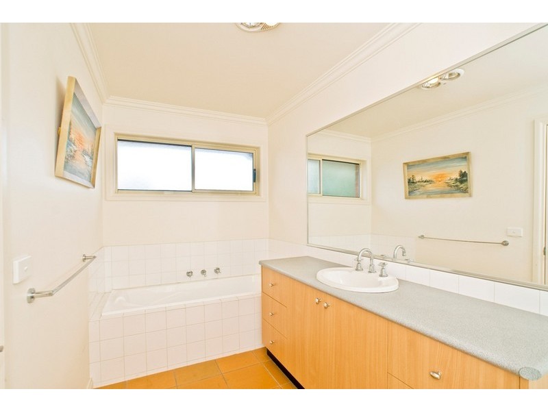 1 SELLICK Drive, Croydon VIC 3136