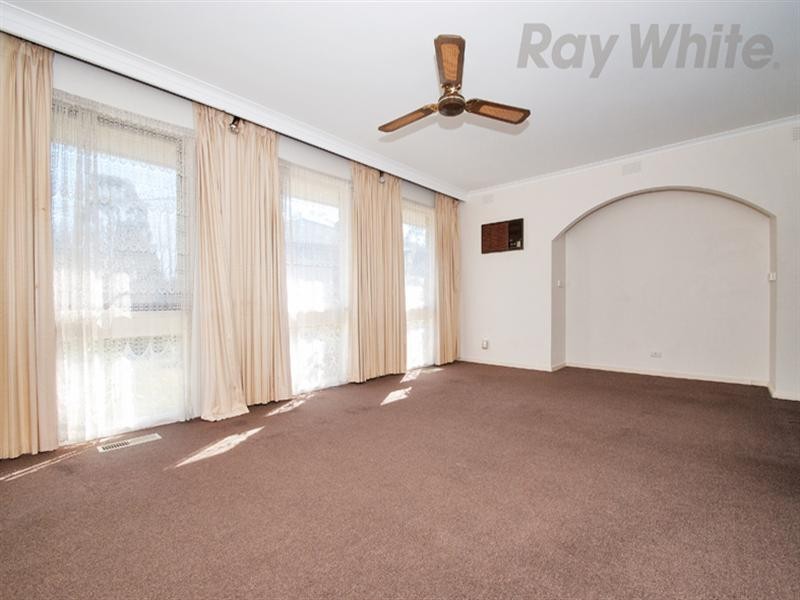 9 BRENDA Court, Croydon VIC 3136