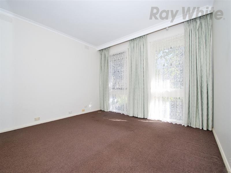 9 BRENDA Court, Croydon VIC 3136
