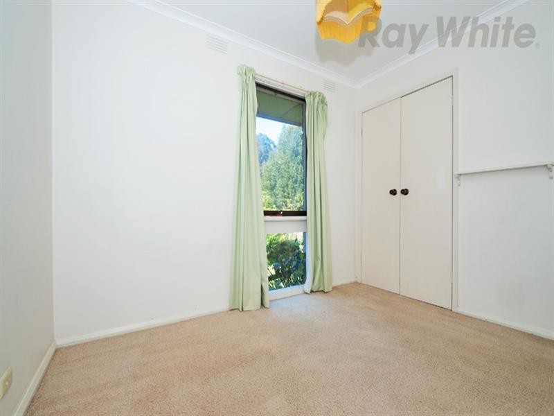 9 BRENDA Court, Croydon VIC 3136