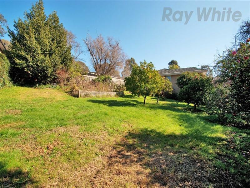 9 BRENDA Court, Croydon VIC 3136