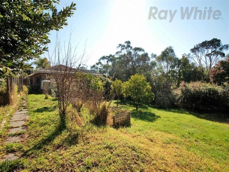 9 BRENDA Court, Croydon VIC 3136