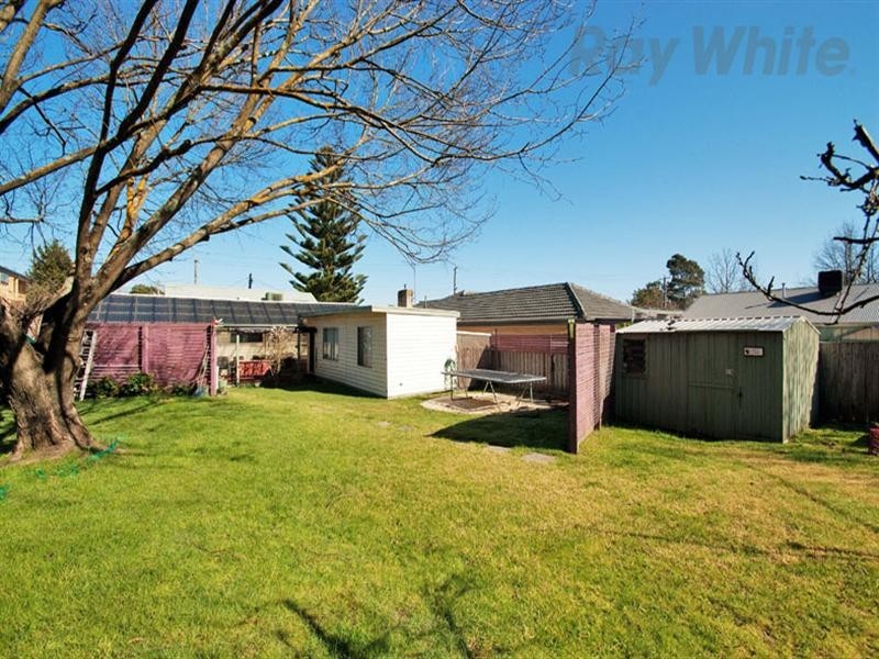 12 KALINDA Road, Croydon VIC 3136