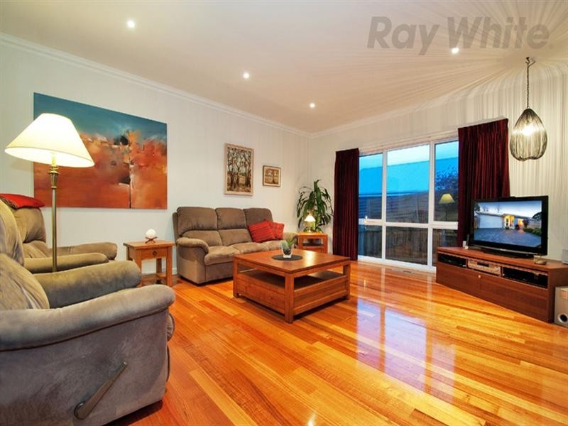 84 MOUNT VIEW Parade, Croydon VIC 3136