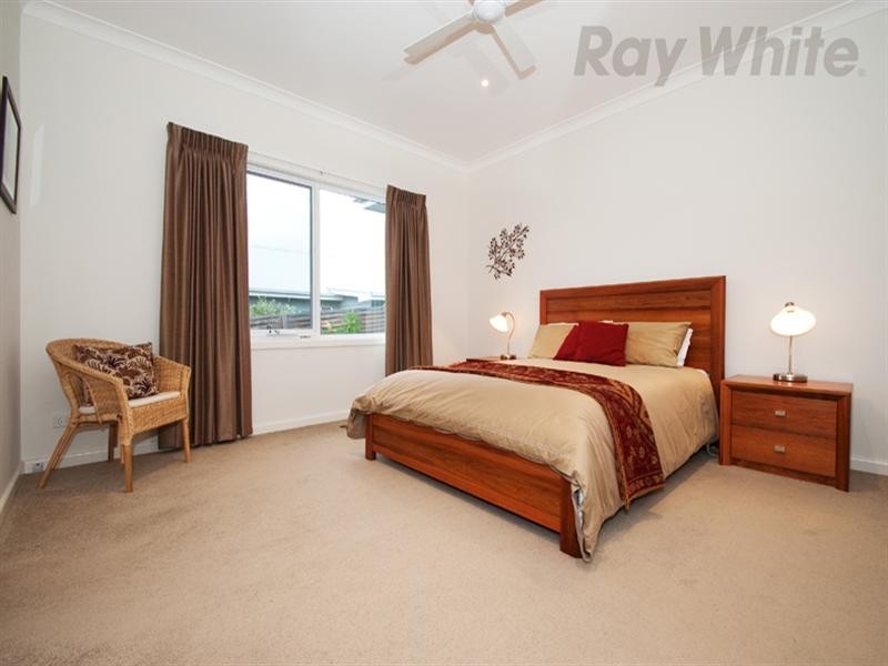 84 MOUNT VIEW Parade, Croydon VIC 3136