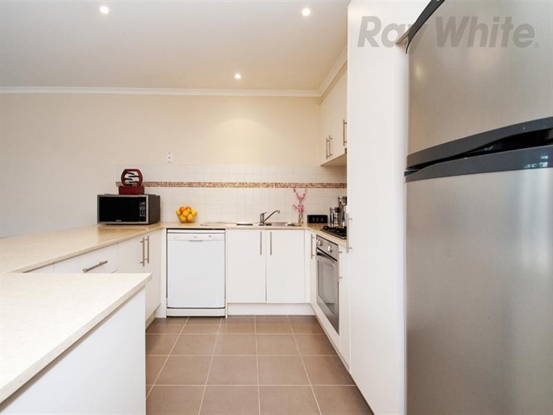 2/97 Liverpool Road, Kilsyth VIC 3137