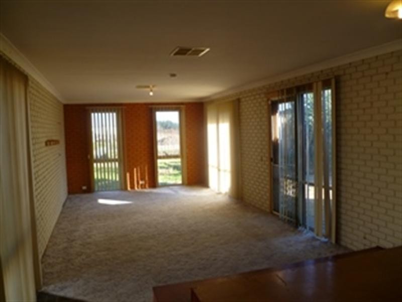 21 Lucas Avenue, Kilsyth VIC 3137