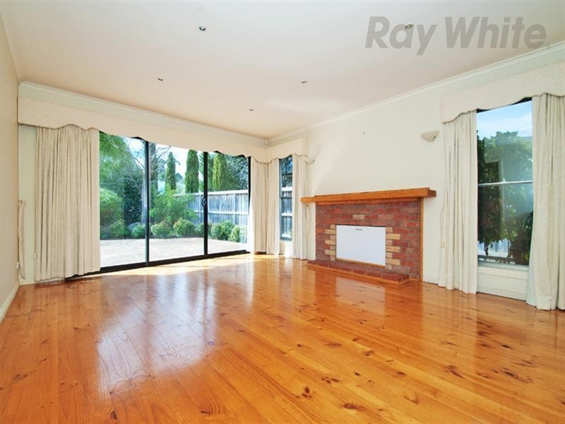 21 Emma Road, Croydon VIC 3136