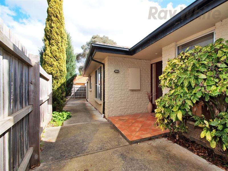 21 Emma Road, Croydon VIC 3136