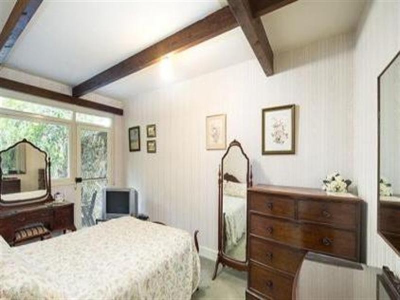 20 Pine Crescent, Ringwood North VIC 3134