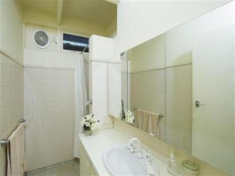 20 Pine Crescent, Ringwood North VIC 3134