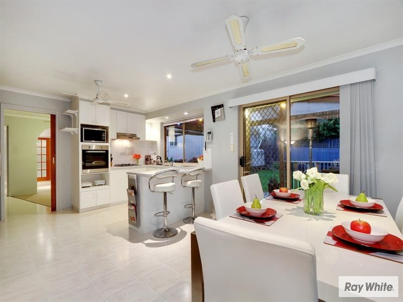 11 MANIFOLD Court, Croydon South VIC 3136