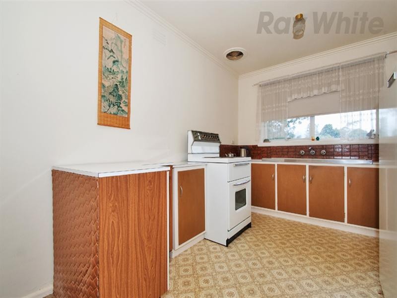 24 ALLENDALE Road, Croydon VIC 3136