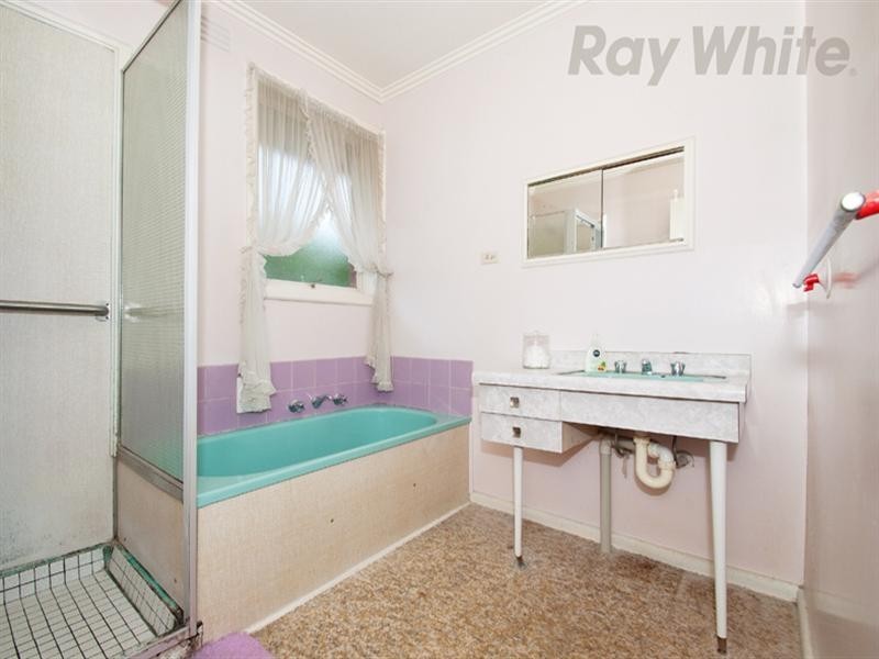 24 ALLENDALE Road, Croydon VIC 3136