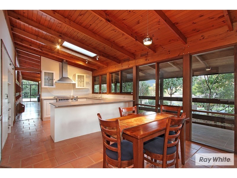 4 ATUNGA Court, Heathmont VIC 3135