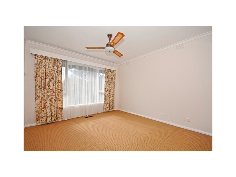 37 Leeanne Crescent, Croydon VIC 3136