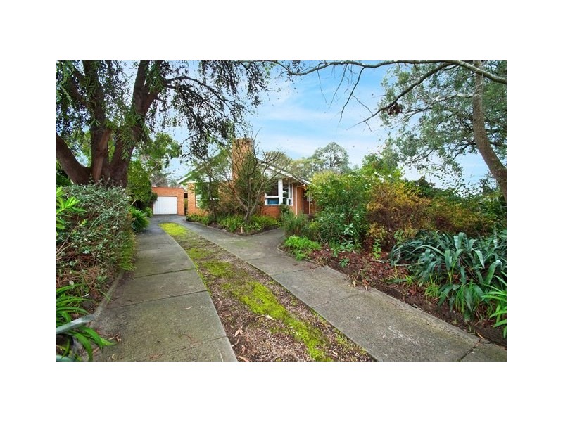 94 Mount View Parade, Croydon VIC 3136