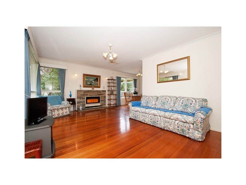 94 Mount View Parade, Croydon VIC 3136