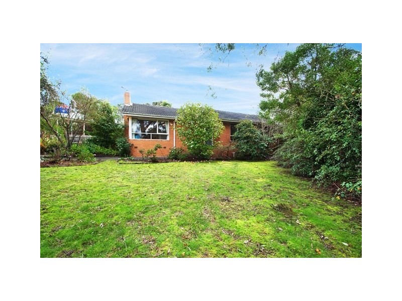 94 Mount View Parade, Croydon VIC 3136