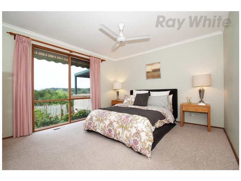 5 GREENRIDGE Court, Chirnside Park VIC 3116