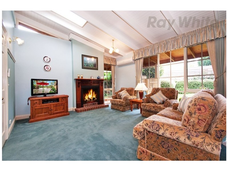 13 ST ANDREWS Close, Croydon VIC 3136