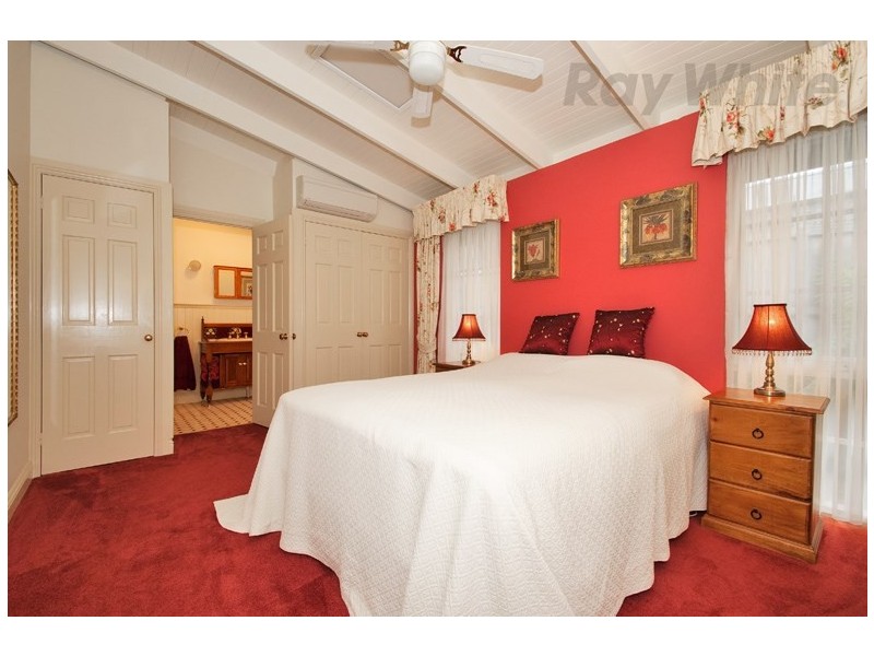 13 ST ANDREWS Close, Croydon VIC 3136