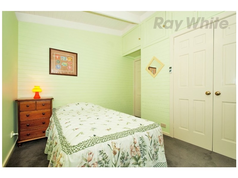 13 ST ANDREWS Close, Croydon VIC 3136