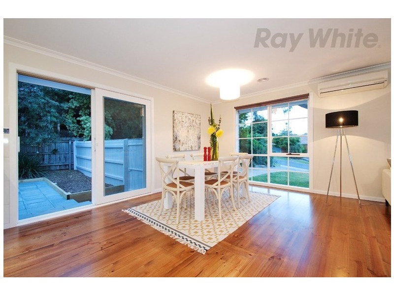 14 STATESMAN Crescent, Mooroolbark VIC 3138