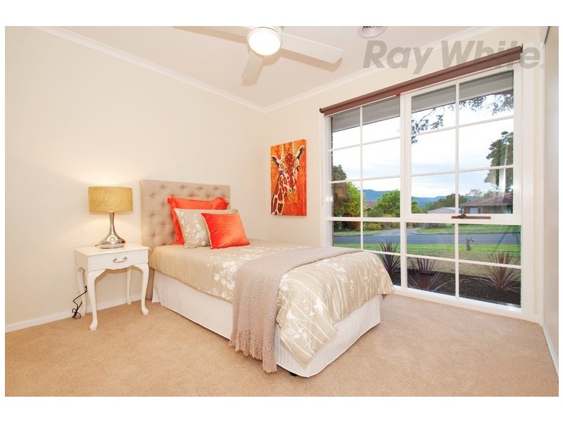 14 STATESMAN Crescent, Mooroolbark VIC 3138