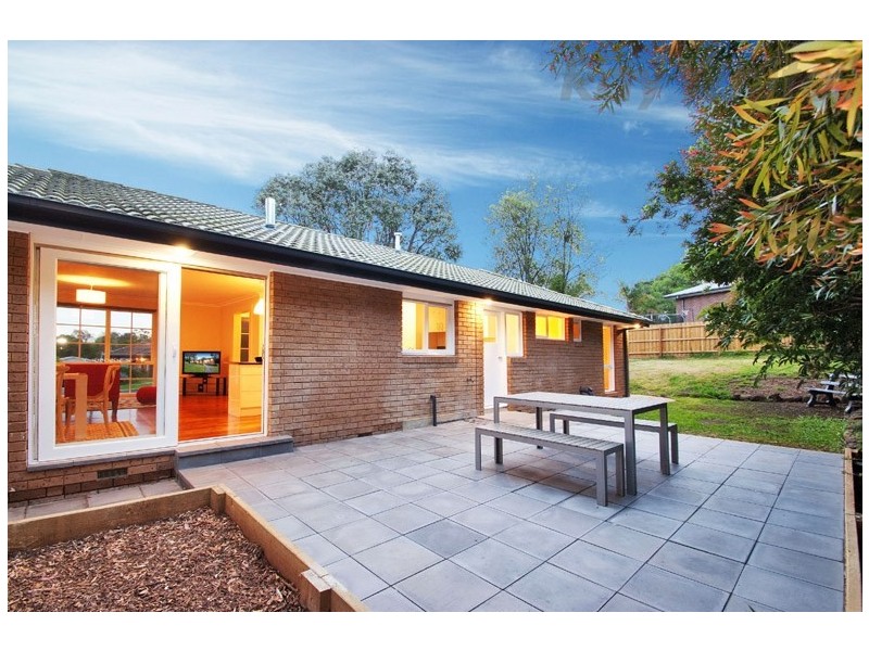 14 STATESMAN Crescent, Mooroolbark VIC 3138