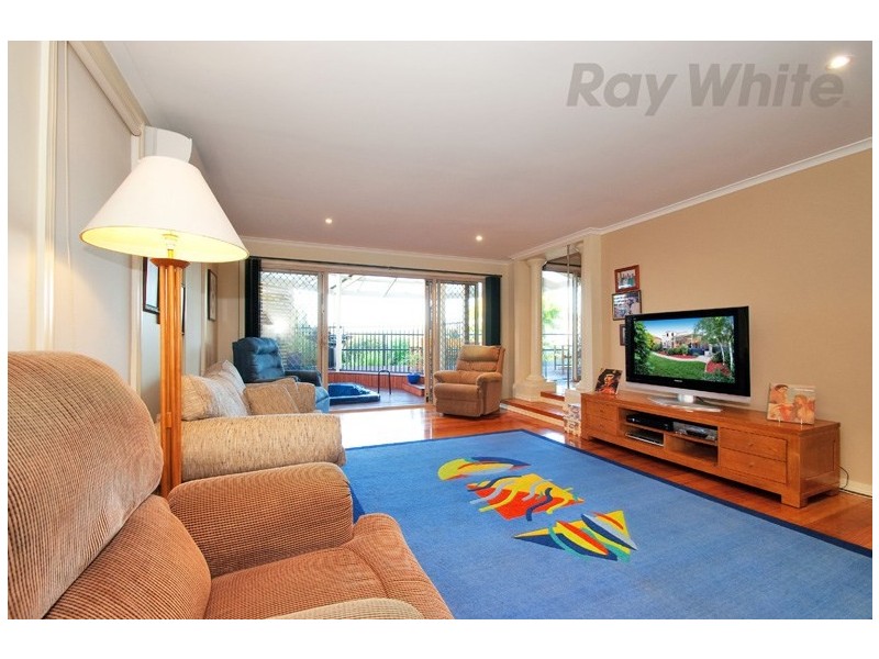 8 CLINTON Lane, Chirnside Park VIC 3116