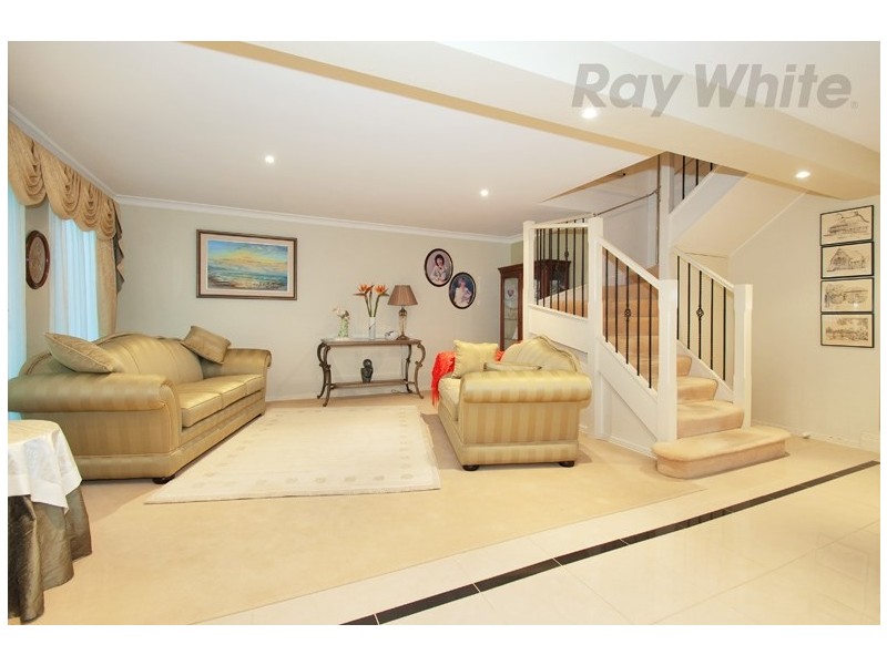 8 CLINTON Lane, Chirnside Park VIC 3116