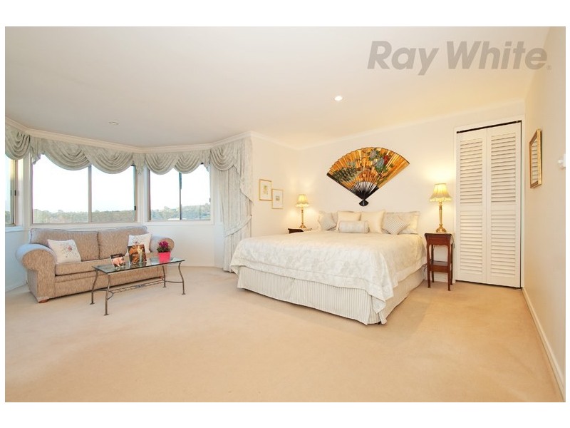 8 CLINTON Lane, Chirnside Park VIC 3116