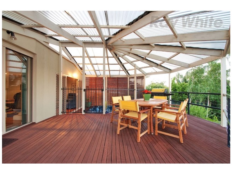 8 CLINTON Lane, Chirnside Park VIC 3116