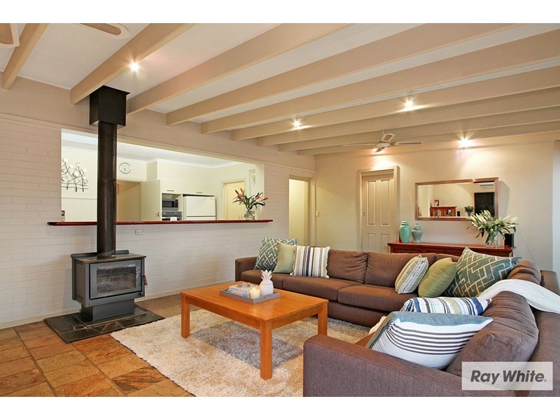 29 MIDDLEFIELD Drive, Blackburn North VIC 3130