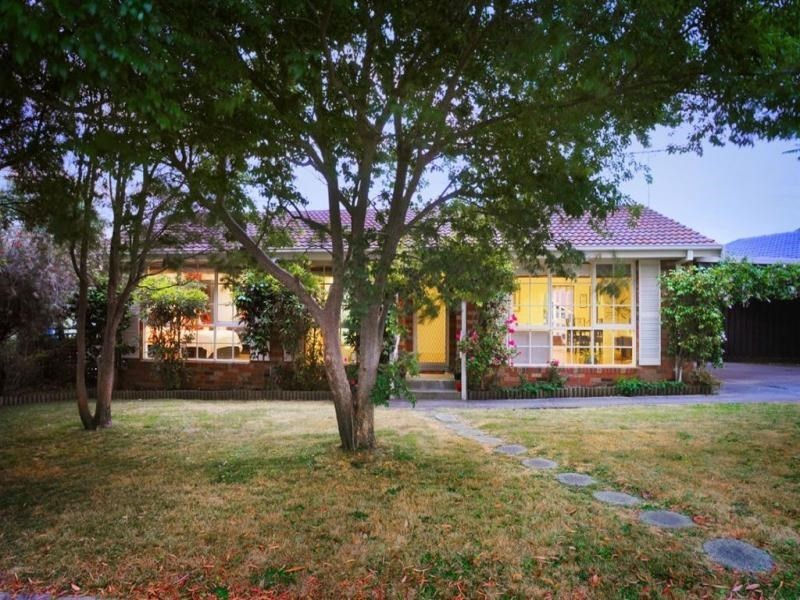 14 Berrabri Drive, Scoresby VIC 3179