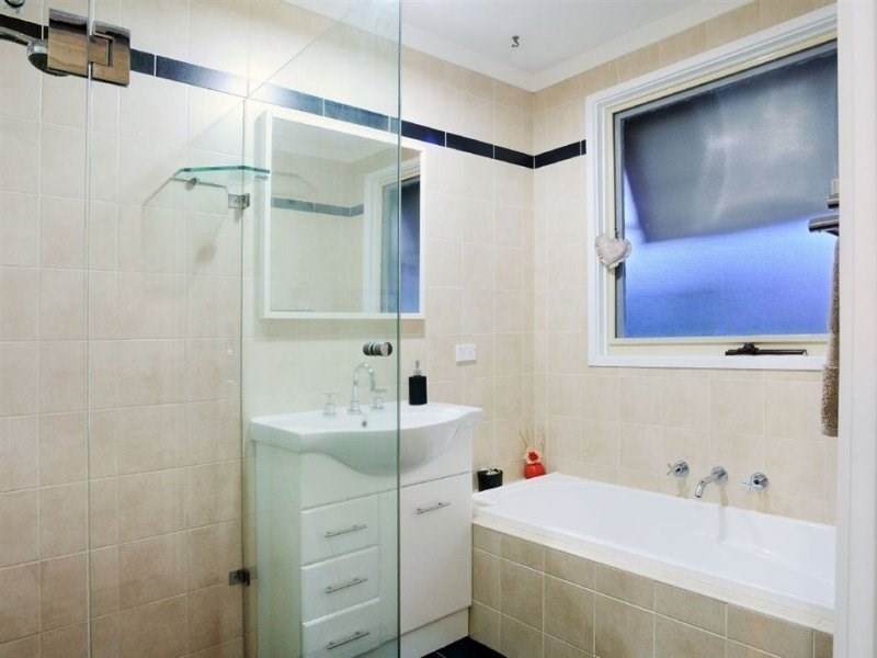 14 Berrabri Drive, Scoresby VIC 3179