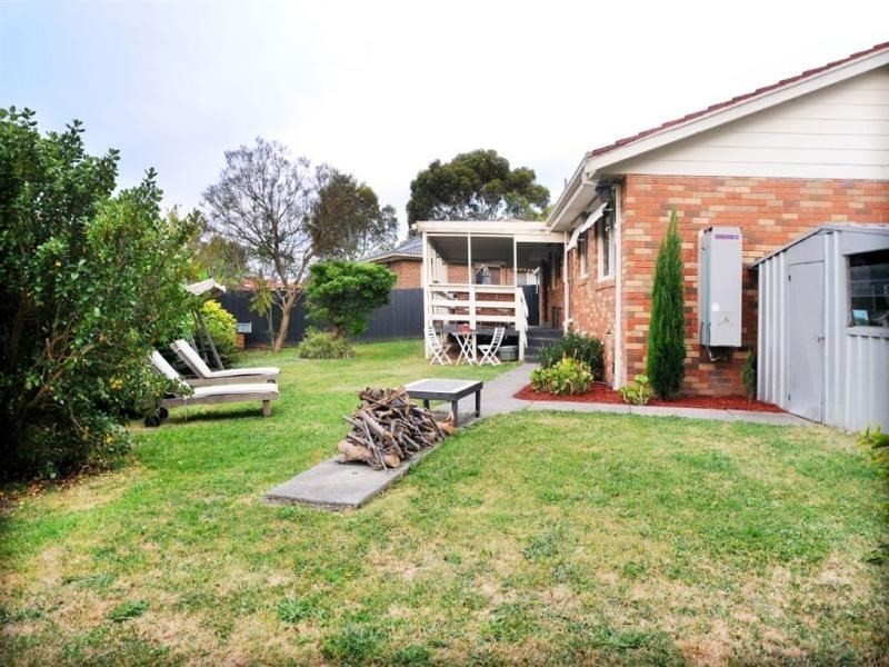 14 Berrabri Drive, Scoresby VIC 3179