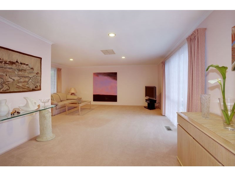 20 Rosemary Avenue, Croydon Hills VIC 3136